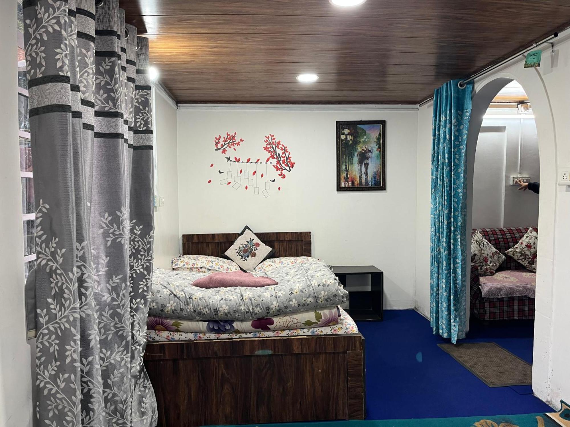 Pradhan Homestay Mirik - Homestay Beside Mirik Lake Exterior photo